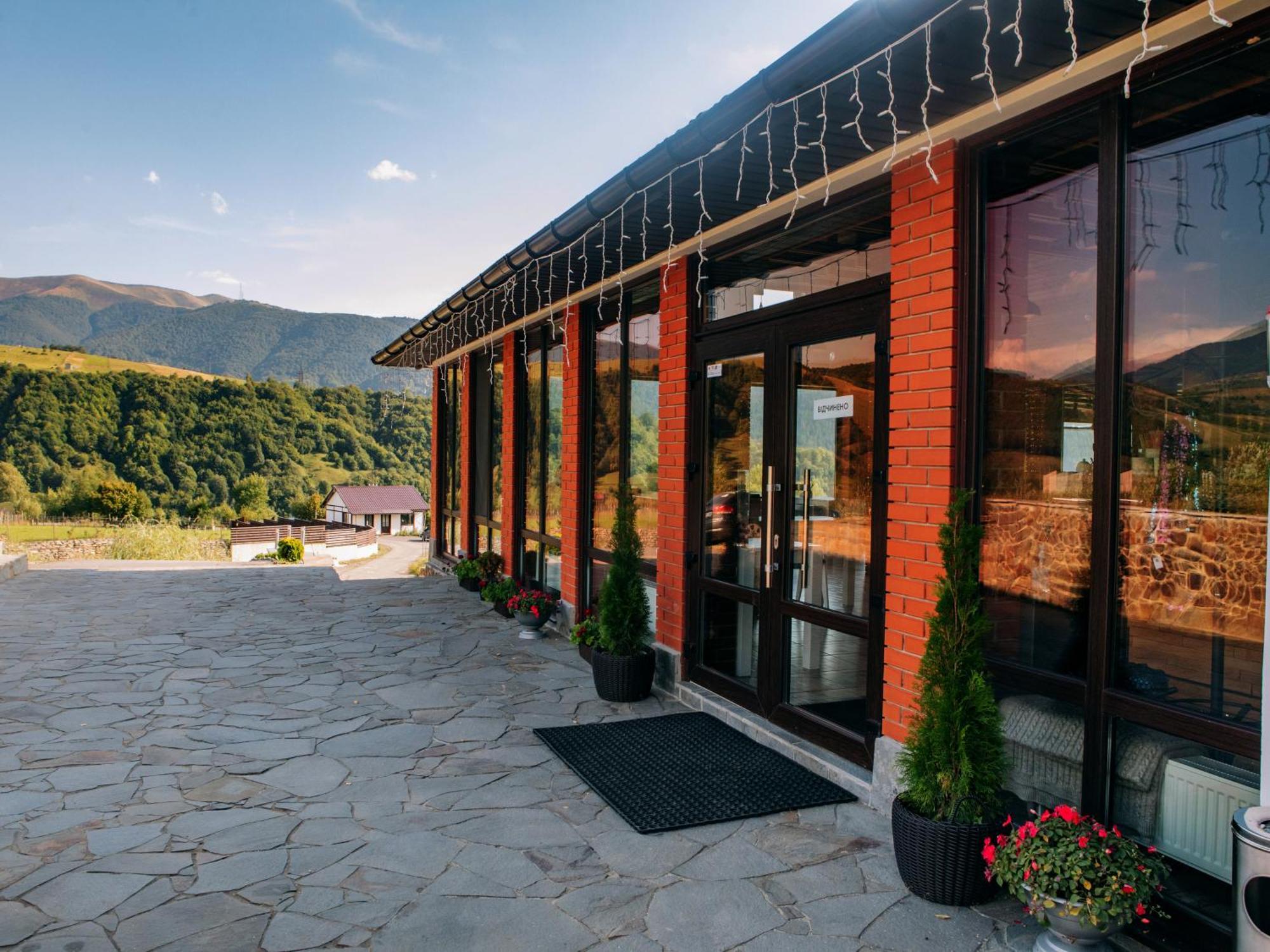 Eco Hotel *
